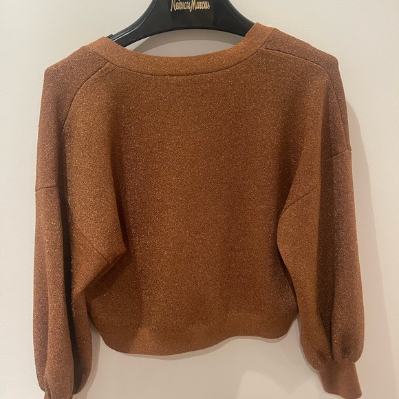 Alice + Olivia gold/bronze metallic 3 button cardigan, short style. Size: M - Picture 8 of 9